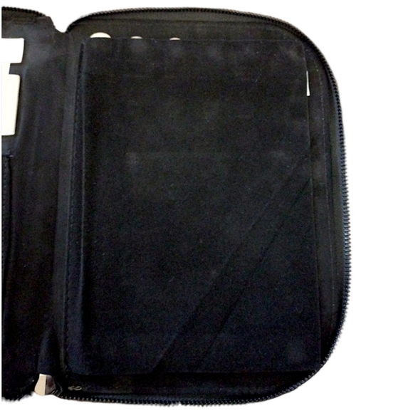 HALSTON Zip Jewelry Travel Case, Gold Metallic Color w/ Black Interior, NWOT - Picture 4 of 8